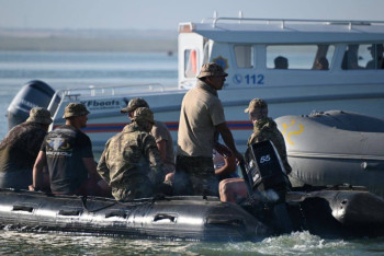 Фотография к новости: Тікұшақ апатында қаза тапқан ұшқыштың жары: "Батыр ұшқышым, мәңгілікке ұшып кеттің"