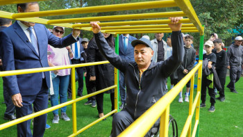 Фотография к новости: Астанада қайырымдылық марафонынан түскен қаражатқа спорт алаңы салынды