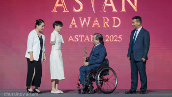 Фотография к новости: Asian Awards сыйлығы кімге бұйырды?