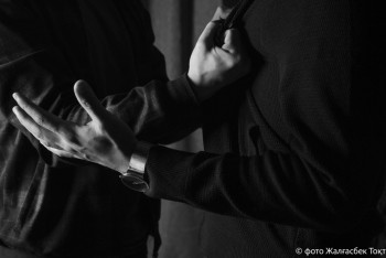 Фотография к новости: "Қылқындырып, аулаға көміп тастады". Ауылдасын өлтірген ер адам сотталды