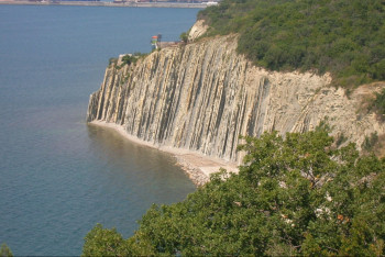 Фотография к новости: 70 метрлік жардан құлап, үш күн суда жатқан жасөспірім ғажайыптың арқасында аман қалды