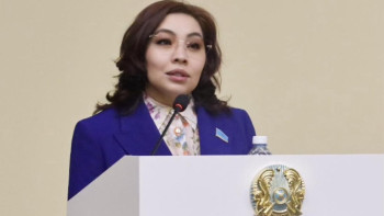 Фотография к новости: Бибігүл Жексенбай ұстаздармен адалдық қағидаттарын талқылады