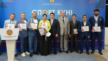 Фотография к новости: Министр кәсіби мереке қарсаңында спорт ардагерлерімен кездесті