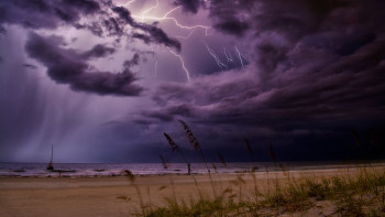 Фотография к новости: Найзағай, бұршақ: 19 өңірде дауылды ескерту жарияланды