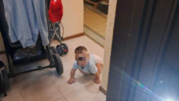 Фотография к новости: Құтқарушылар бір жасар бүлдіршінге көмекке келді