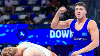 Фотография к новости: Тарихи жеңіс: 18 жастағы балуан күрестен әлем чемпионы атанды