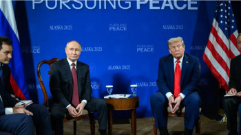 Фотография к новости: 40 минут мәміле жасады: Трамп Ақ үйдегі келіссөзден кейін Путинге телефон соқты