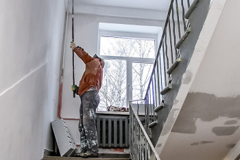 Фотография к новости: Тұрғын үйді жөндеуге бөлінген 60 млн теңге қаржы талан-таражға түсті