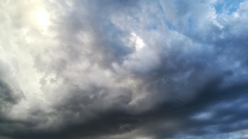 Фотография к новости: "Қатты жел, тұман, бұршақ". Елдің  басым бөлігінде дауылды ескерту жарияланды