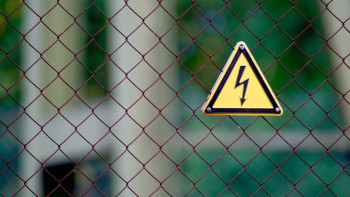 Фотография к новости: Алматыда тұрғын үй кешенінің ауласында баланы тоқ соқты