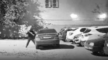 Фотография к новости: "Жүргізуші ауыр халде": Ақтөбеде көлікте отырған жүргізушіге шабуыл жасалды