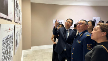 Фотография к новости: Астанада Қытай халқының Жеңісіне арналған фотокөрме ашылды