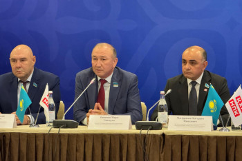 Фотография к новости: Сарапшы Ата Заңымыз 30 жыл ішінде қандай құжатқа айналғанын айтты