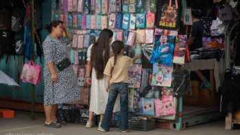 Фотография к новости: Форма, сөмке және дәптер бағасы: Биыл бір балаға қанша теңге кетеді?