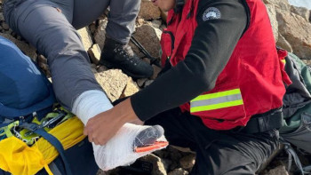 Фотография к новости: Тауға шығып, аяғын сындырған шетелдік туристі құтқару 5 сағатқа созылды