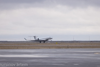 Фотография к новости: "Әуеде 8 минут ұшты". Қозғалтқышы істен шыққан ұшақ шұғыл қонды