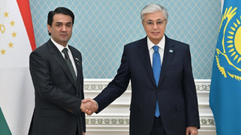 Фотография к новости: Қазақ-тәжік қатынастары парламентаралық байланыстар арқылы нығаймақ