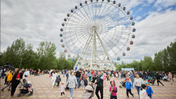 Фотография к новости: Астанада көпбалалы ана тұрғын үй кезегінен алынып тасталған