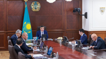 Фотография к новости: Каспий теңізі түбімен талшықты-оптикалық желі тарту басталды