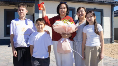 Қонаевта 42 отбасыға пәтер кілті табысталды