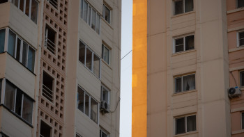 Фотография к новости: Алматыда әйел адам 4-қабаттан құлады