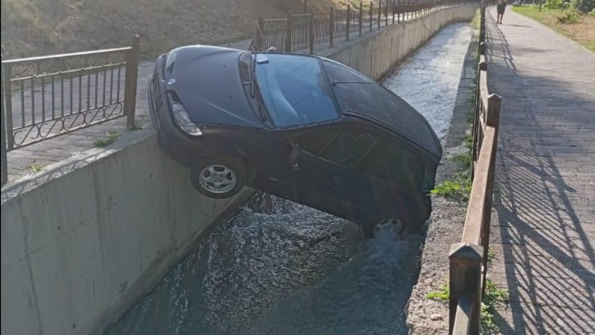  instagram/almatinec_live