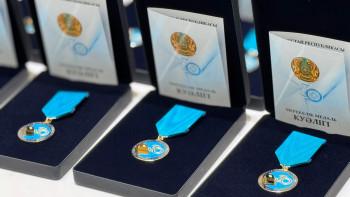 Фотография к новости: Конституцияға 30 жыл: Президент атынан мерейтойлық медальдар табысталды