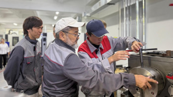 Фотография к новости: "Жұмысшы мамандықтар жылы": Маңғыстау политехникалық колледжі заманауи жабдықтармен нығайды