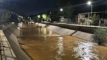 Фотография к новости: Алматыдағы өзеннің түсі өзгерді: себебі анықталды