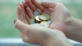 Фотография к новости: "Тамаққа жетіп, киімге жетпейді". Отбасылардың жағдайы жаңа тәсілмен бағаланбақ