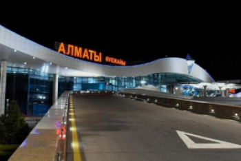 Фотография к новости: Алматы әуежайында жолаушы өзіне қол салған: полиция түсініктеме берді