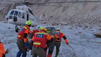 Фотография к новости: Сәтбаев шыңында 4000 метрден астам биіктікте қалып қойған шетелдік құтқарылды