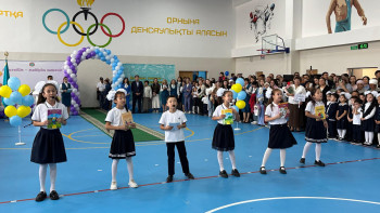 Фотография к новости: “Алақаны арқылы мектепке кіріп, кітап алады”: Астанада кезекті Жайлы мектеп пайдалануға берілді