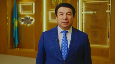 Оқу-ағарту министрі қазақстандықтарды Білім күнімен құттықтады