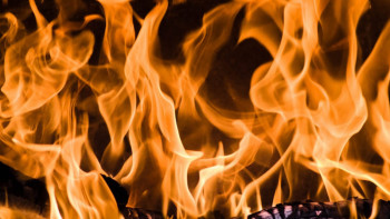 Фотография к новости: Павлодарда ер адам базарда өзін-өзі өртеп жібере жаздады