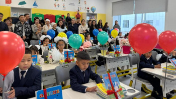 Фотография к новости: Келешектің мектептері: Қазақстанда үш ауысым мен орын тапшылығы қалай шешіліп жатыр