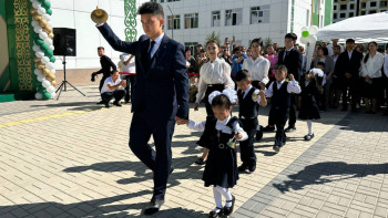 Фотография к новости: Білім күні: Алматыда “Келешек мектептері” жобасы аясында 12 мың орындық 7 мектеп ашылды