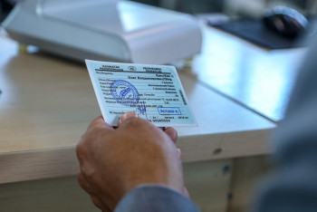 Фотография к новости: Үржардағы жол апаты: Балаларды қағып кеткен жүргізуші куәлікті қалай алған?