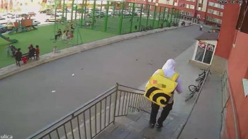 Фотография к новости: Ер адам "курьер" болып келіп, өз танысының пәтерін тонап кетті