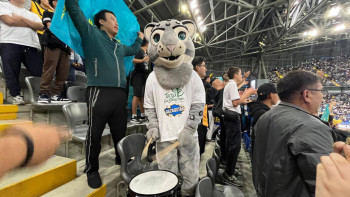 Фотография к новости: Тазабек астаналық жанкүйерлердің жүрегін тағы да жаулап алды