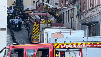 Фотография к новости: Лиссабонда "Глория" фуникулері рельстен шығып кетті