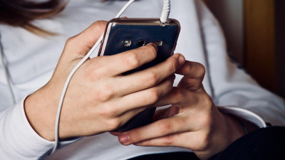 Аймағамбетов: Мектептерде смартфонға тыйым салу – дұрыс қадам