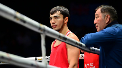 Бокстан ӘЧ: Бейбарыс Жексен дебютін жеңіспен бастады