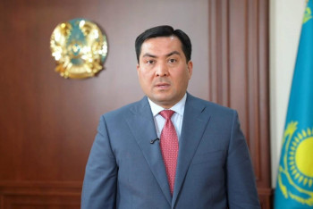 Фотография к новости: Энергетика министрі мұнай-газ кешені қызметкерлерін құттықтады