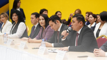 Фотография к новости: "Келешек мектептеріне" кадрлық резервтен 40 директор тағайындалды