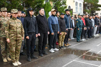 Фотография к новости: Астанада педагогтер, кәсіпкерлер мен мемлекеттік қызметшілер әскери жиынға шақырылды