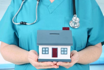 Фотография к новости: 2026 жылдан бастап тапшы дәрігерлерге баспана беріледі