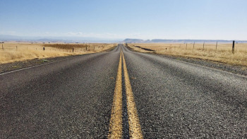 Фотография к новости: Атыраулықтар жолдың бір айдан бері жабық тұрғанына шағымданды