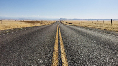 Атыраулықтар жолдың бір айдан бері жабық тұрғанына шағымданды