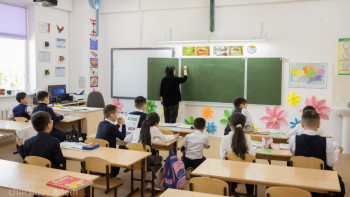 Фотография к новости: Мектеп формасының орнына хиджаб: Министрлік желіде тараған видеоны түсіндірді